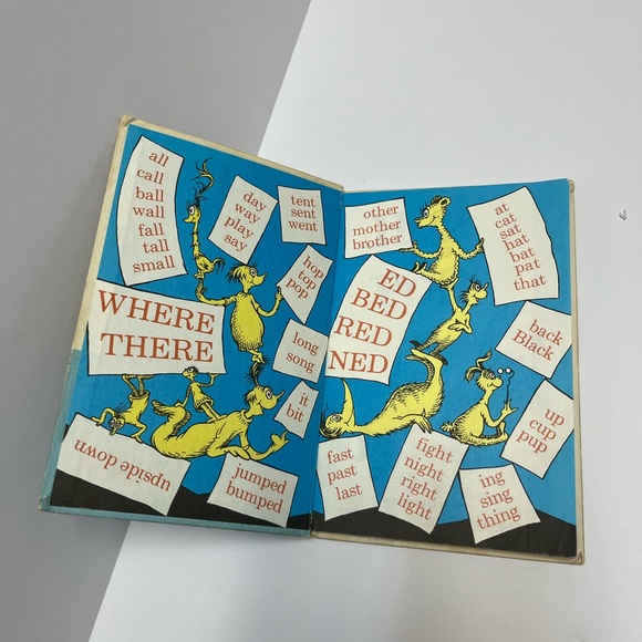 NWT ⚜️♥️⚜️ “Hop On Pop" by Dr. Seuss - Hardcover Book Club Edition - Picture 6 of 11